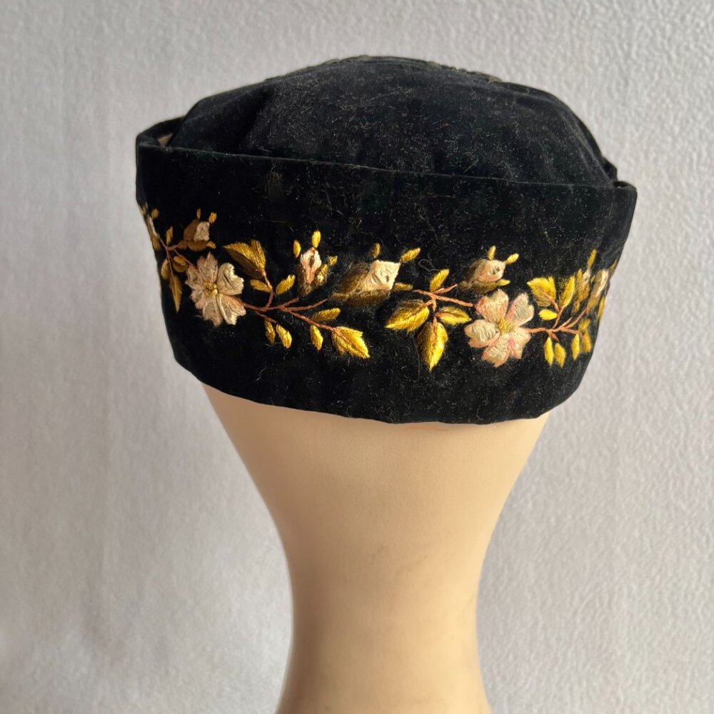 Antique Victorian Men's Hand Made Embroidered Smoking Cap - Picture 3 of 16